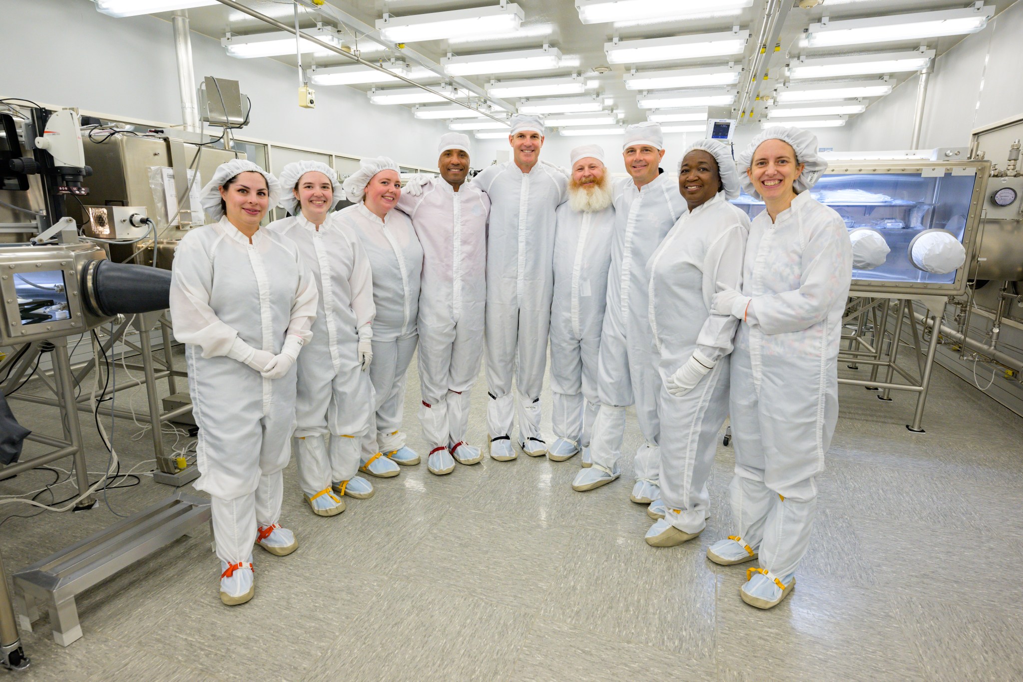 Photographic coverage of Artemis II Crew Training on Lunar Fundamentals in the JSC Lunar Lab.