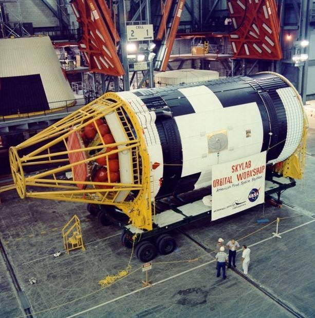 skylab_1_launch_ows_arr_vab_sep_23_1972