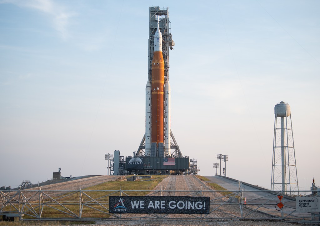 NASA’s Space Launch System (SLS) rocket with the Orion spacecraft aboard is seen atop a mobile launcher at Launch Pad 39B, Wednesday, Aug. 17, 2022, after being rolled out to the launch pad at NASA’s Kennedy Space Center in Florida. NASA’s Artemis I mission is the first integrated test of the agency’s deep space exploration systems: the Orion spacecraft, SLS rocket, and supporting ground systems. Launch of the uncrewed flight test is targeted for no earlier than Aug. 29.
