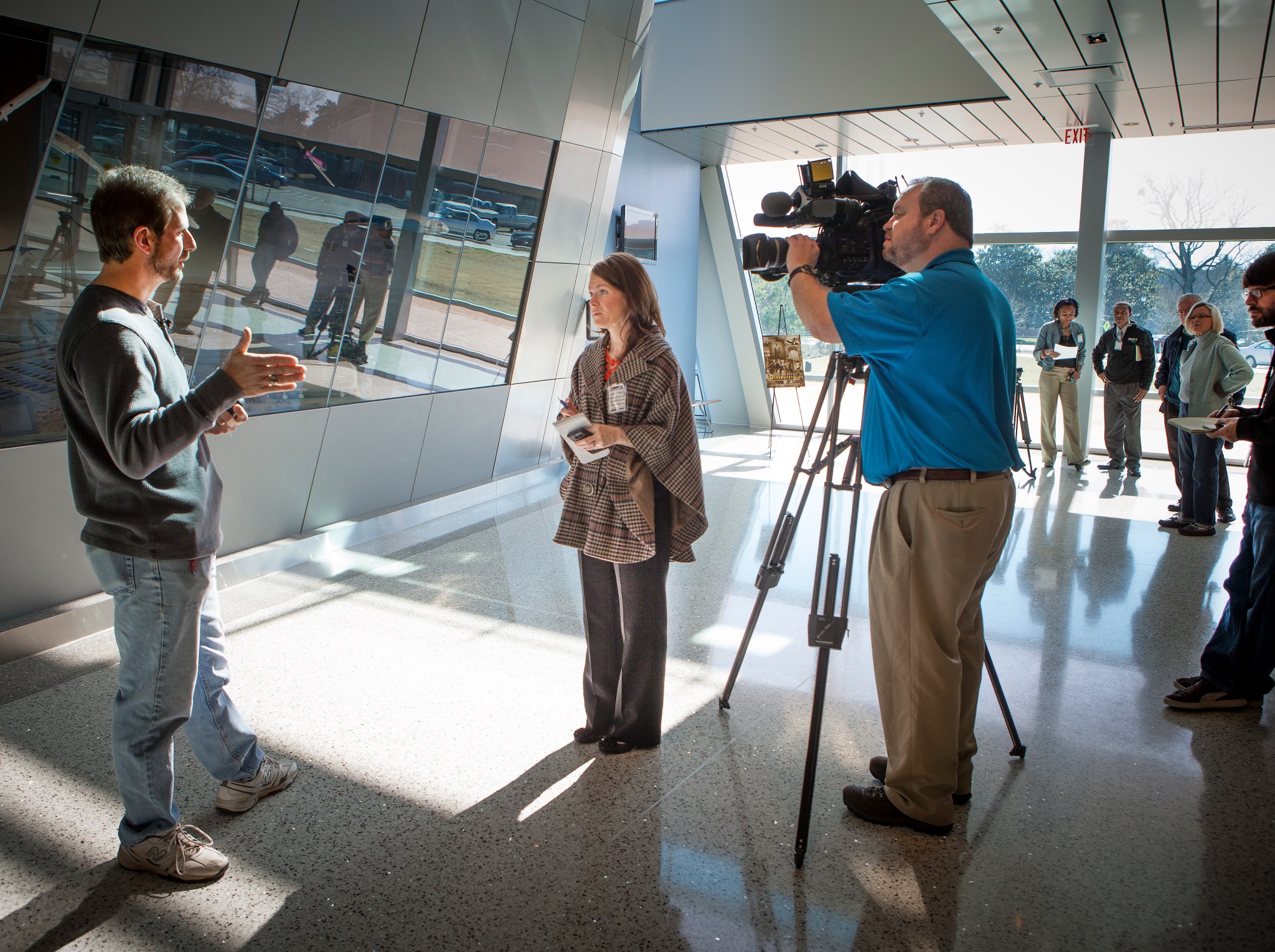 NASA Langley Researcher Dan Mazanek speaks with local media.