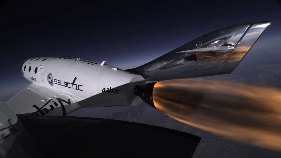 spaceshiptwo_lighting_its_engine