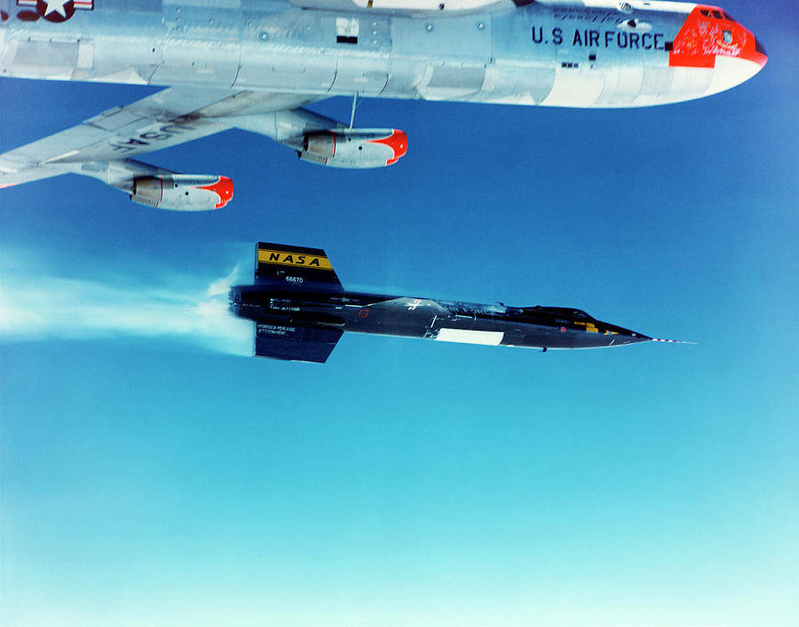 launch_from_a_boeing_b-52_nasa