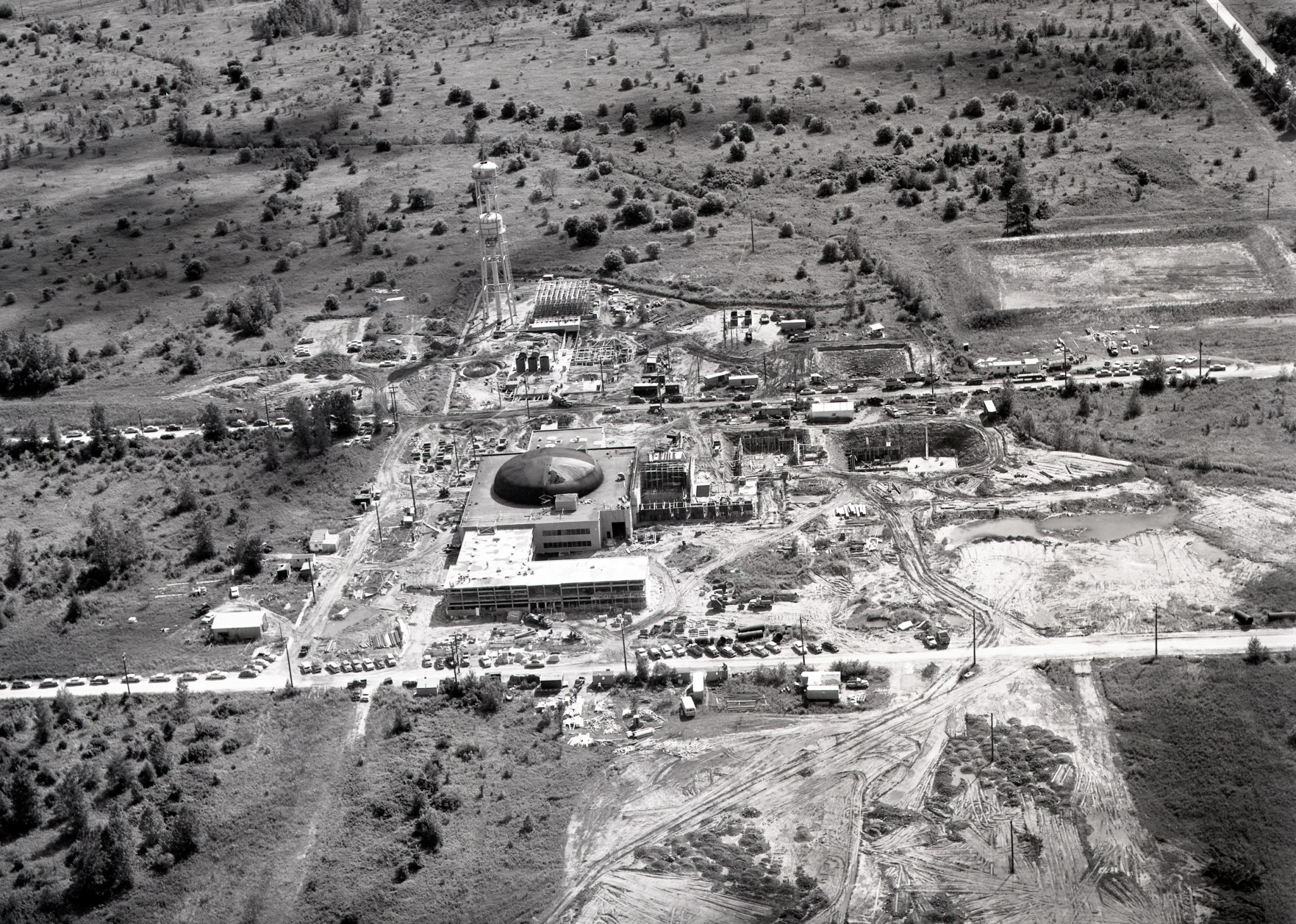 Aerial view of reactor construction site.