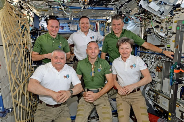 Expedition 52 crew portrait taken in the U.S. laboratory.