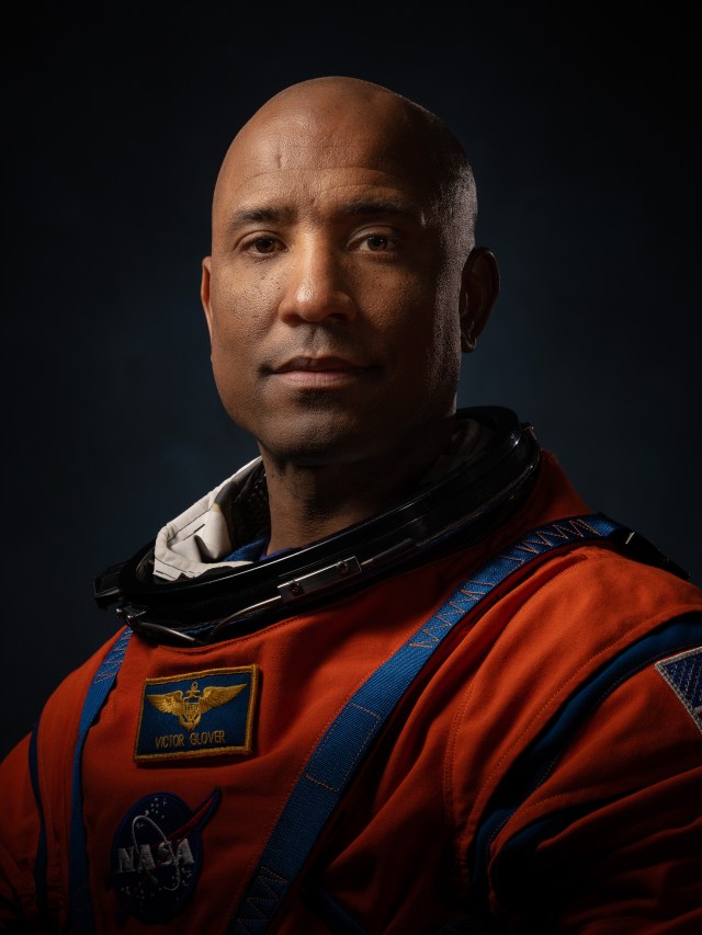 Official portrait for Artemis II: Victor Glover