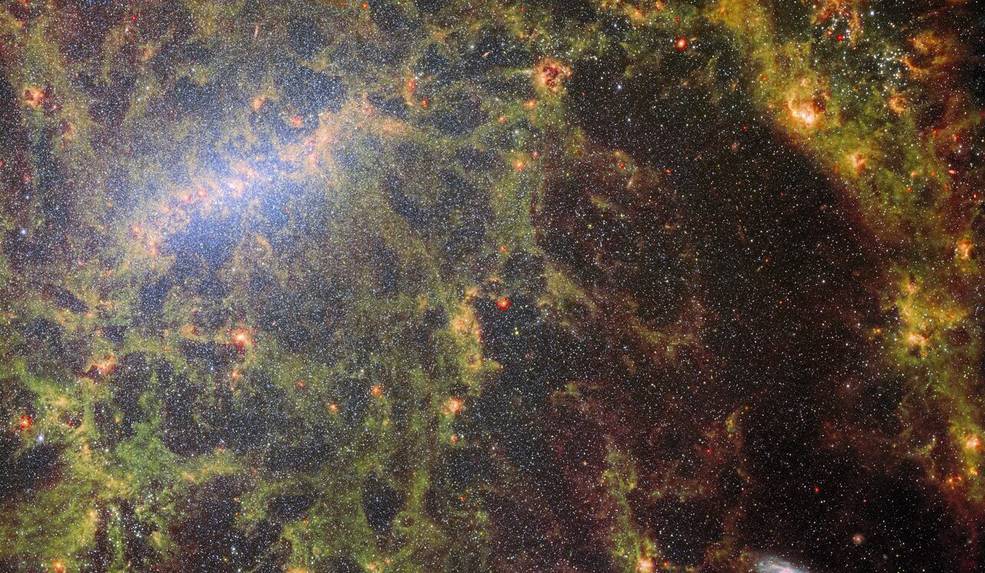 Esta imagen de la galaxia espiral barrada NGC 5068 es una composición de dos de los instrumentos del Telescopio Espacial James Webb, MIRI y NIRCam. Créditos: ESA / Webb, NASA & CSA, J. Lee y el equipo PHANGS-JWST