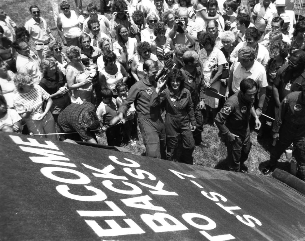 sts 7 welcome back to ksc jul 28 1983