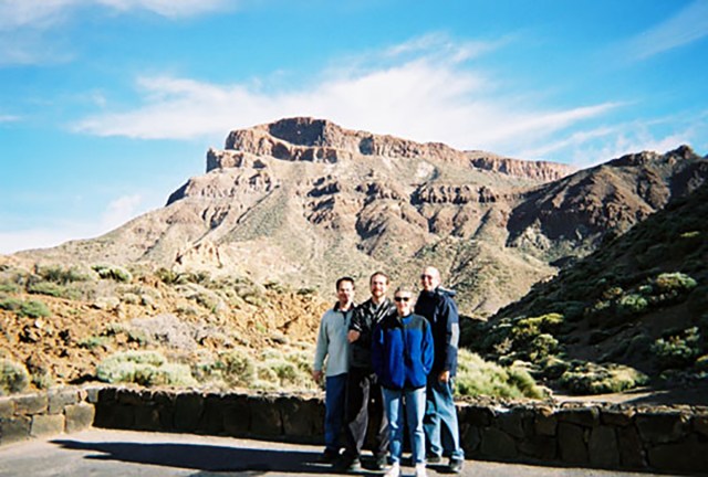 Meteor observers in the Canary Islands for the 2002 Leonids.