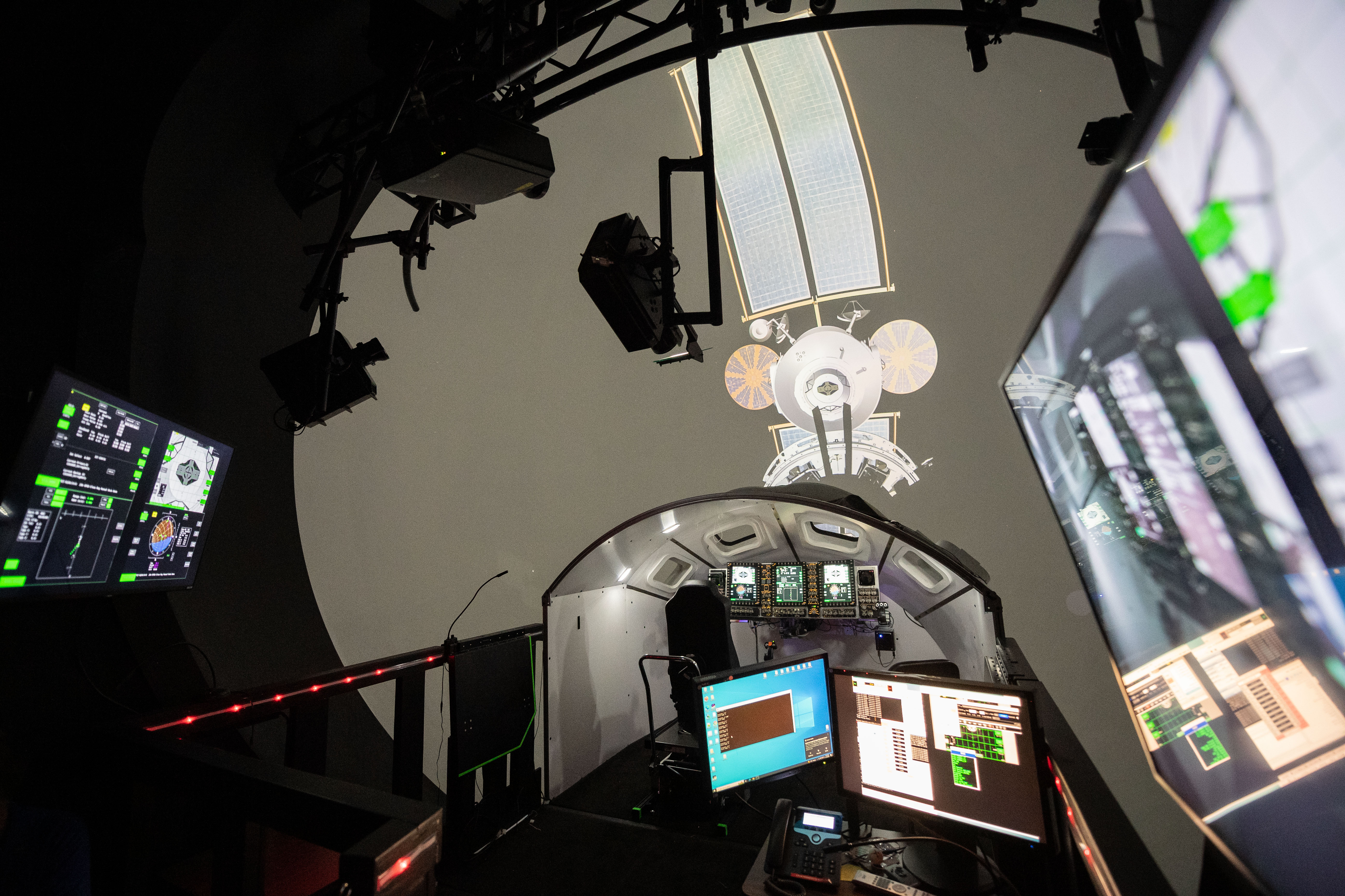 An Orion and Gateway simulation in the SES Beta Dome