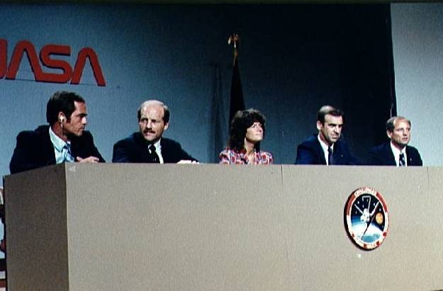 STS-7 News Conference