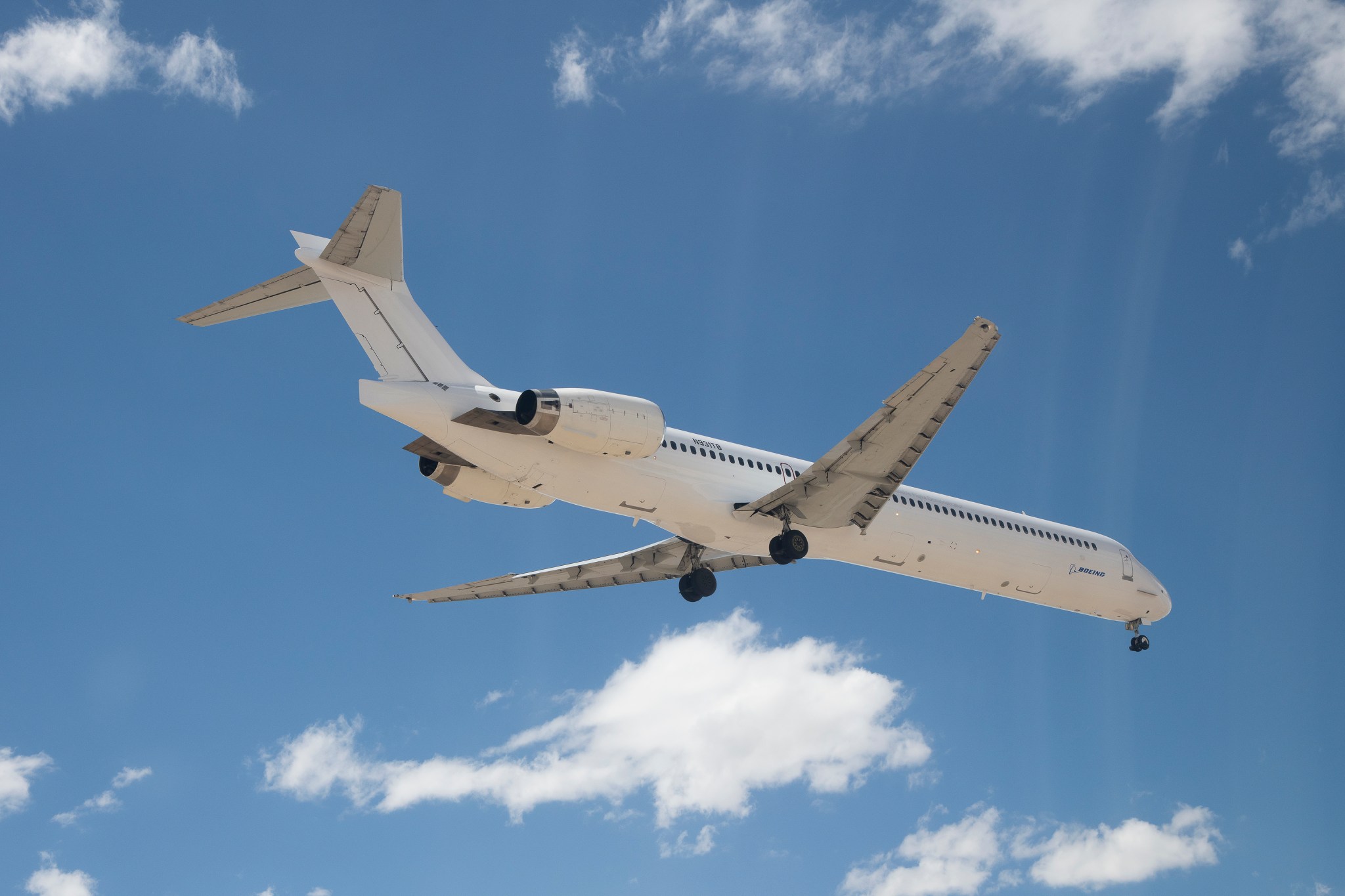 Boeing MD-90 in flight.