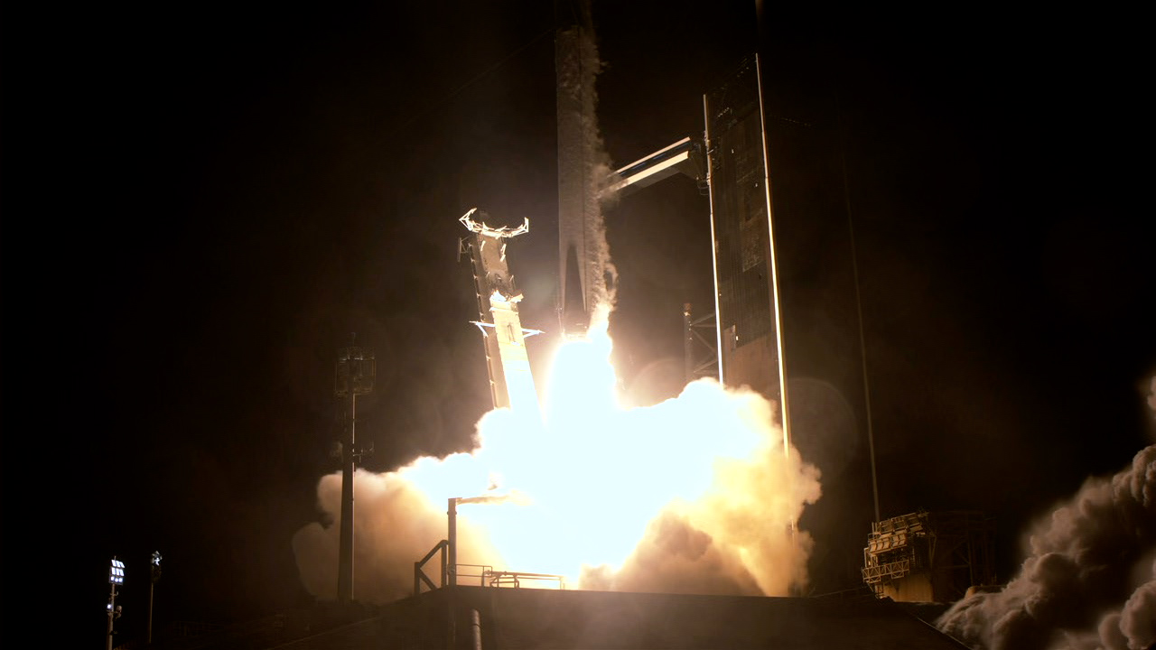 A SpaceX Falcon 9 rocket lifts off the pad at 3:27 a.m. EDT on Saturday, Aug. 26, from Kennedy Space Center’s Launch Complex 39A in Florida carrying NASA’s SpaceX Crew-7 crew members to the International Space Station. Aboard SpaceX’s Dragon spacecraft are NASA astronaut Jasmin Moghbeli, ESA (European Space Agency) astronaut Andreas Mogensen, JAXA (Japan Aerospace Exploration Agency) astronaut Satoshi Furukawa, and Roscosmos cosmonaut Konstantin Borisov. They will dock to the orbiting laboratory at about 8:40 a.m. EDT Sunday, Aug. 27.