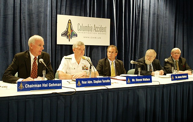 5 members of the CAIB appear for a press briefing