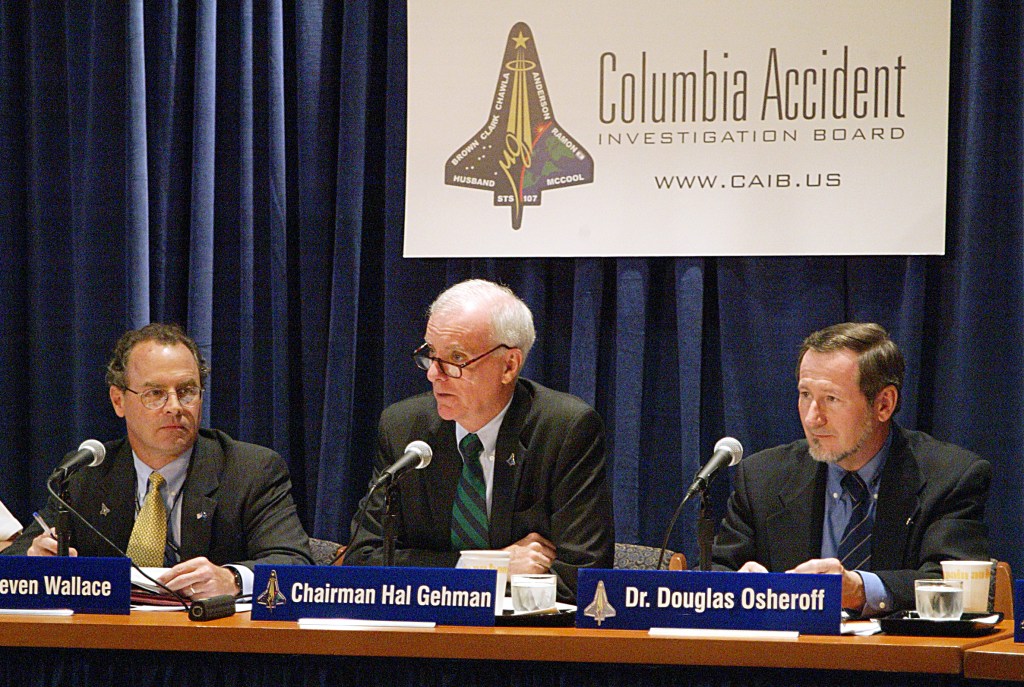 Hal Gehman speaks at a CAIB Panel press briefing