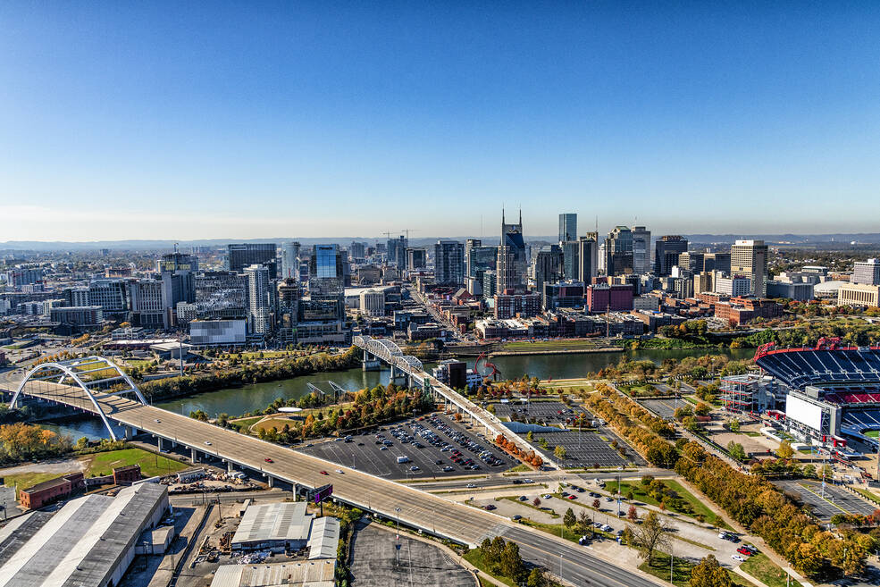 View of Nashville, Tennessee skyline.