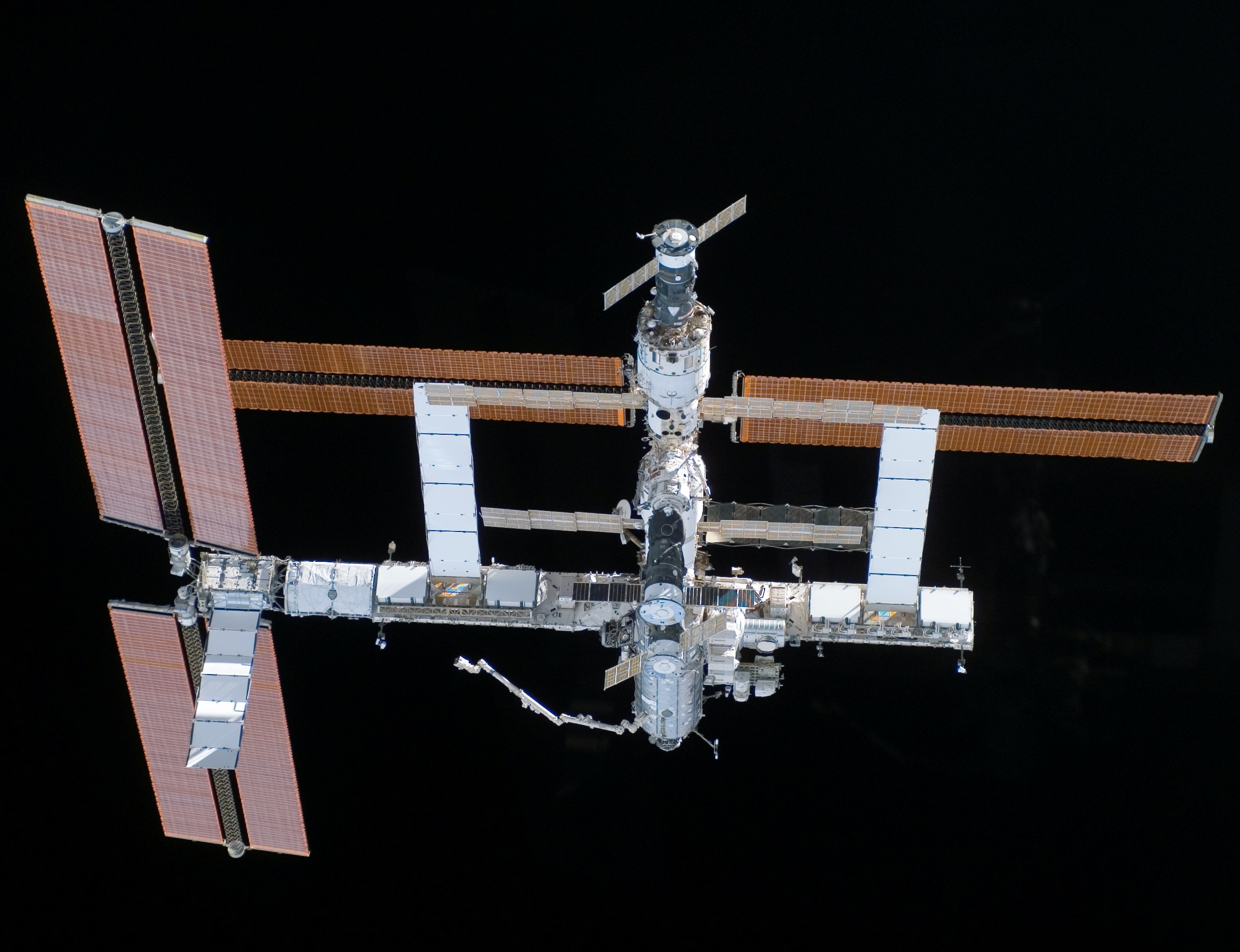 Space station configuration when NASA astronaut Michael E. Lopez-Alegria arrived in September 2006