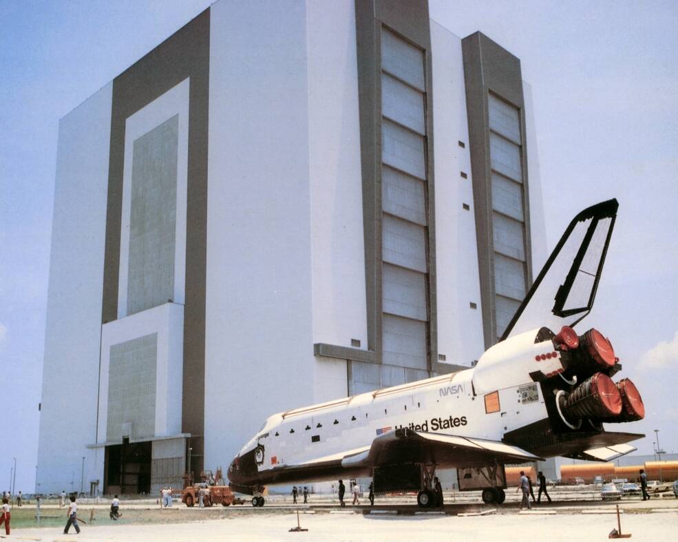 Challenger towed from the Orbiter Processing Facility to the Vehicle Assembly Building 