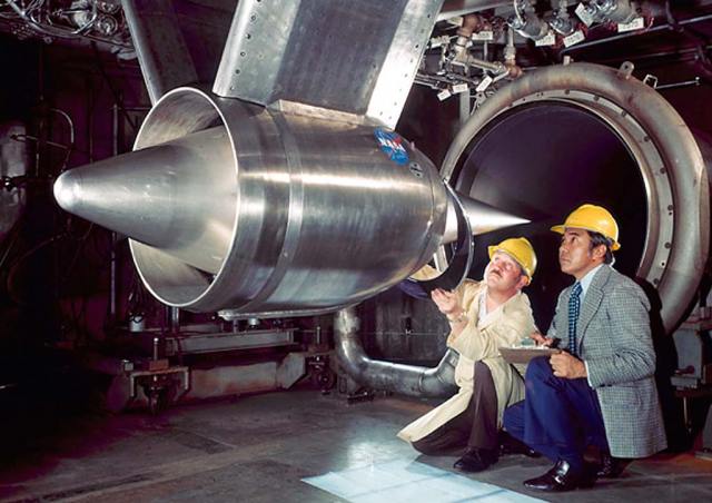 Scramjet engine in wind tunnel.