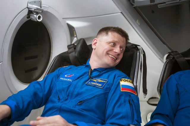 Roscosmos cosmonaut and SpaceX Crew-8 Mission Specialist Alexander Grebenkin participates in preflight mission training inside a Dragon mockup crew vehicle at SpaceX headquarters in Hawthorne, California. Credit: SpaceX