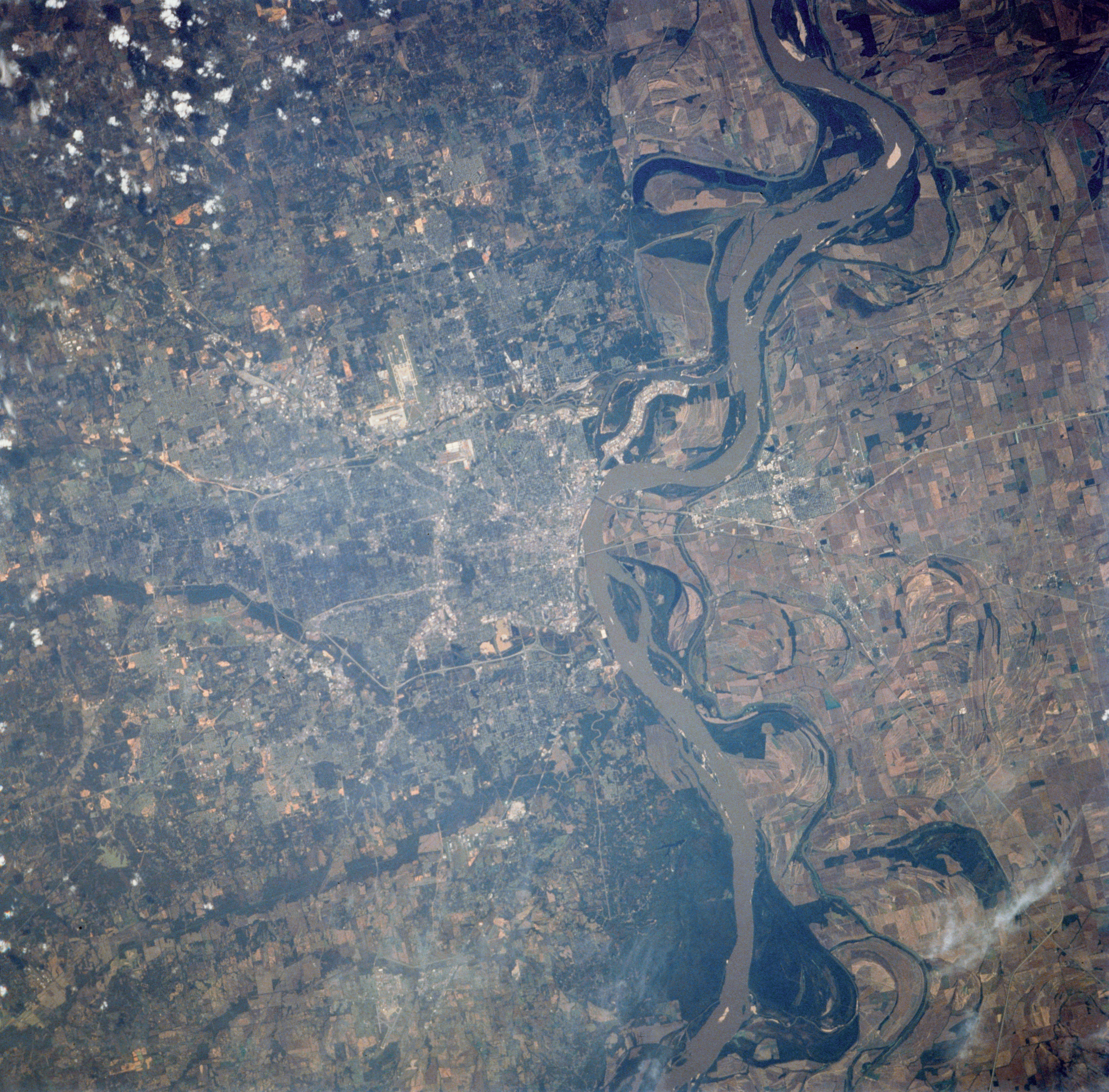 Fotografias de observação da Terra tiradas pela tripulação da STS-58.  Memphis, Tennessee