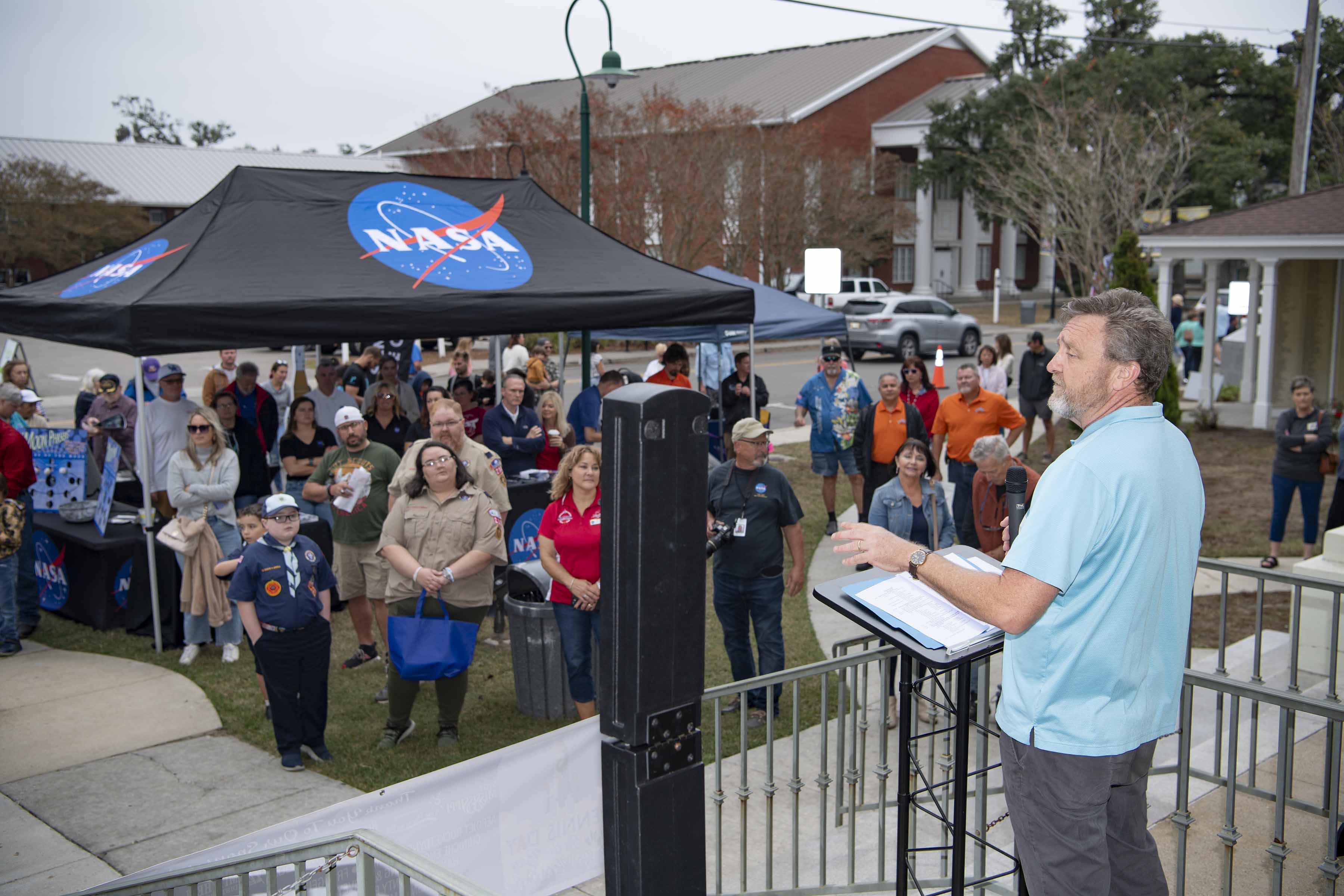 NASA Stennis Associate Director Rodney McKellip speaks to Stennis Day in the Bay crowd.