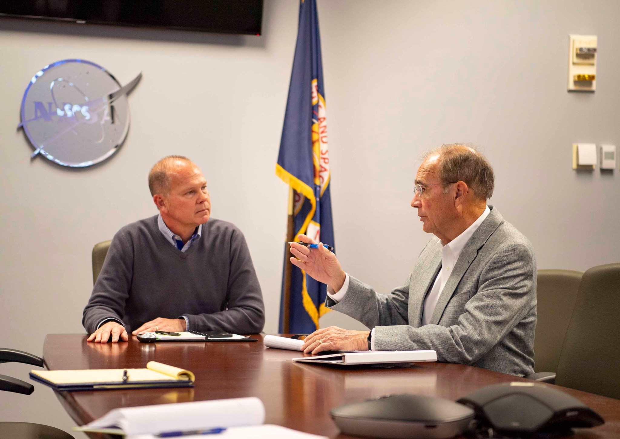 Mississippi Lt. Gov. Delbert Hosemann (r) talks with NASA Stennis Deputy Director John Bailey (l)