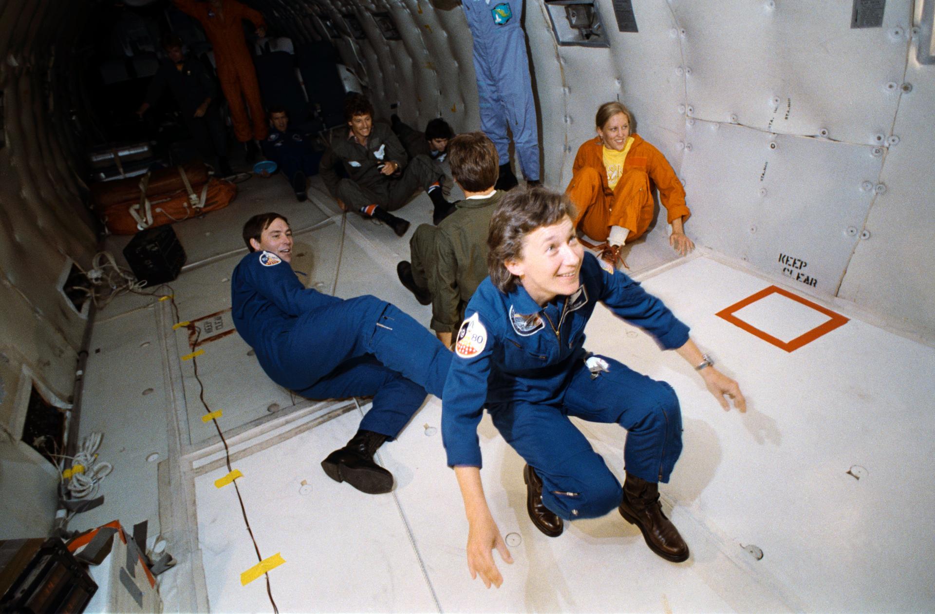 KC-135 inflight training of the STS-30/61B Crew for suit donning doffing and Zero-G orientation for Rudolfo Neri, Astronaut Mary Cleave, and Ricardo Peralta, Backup Neri.