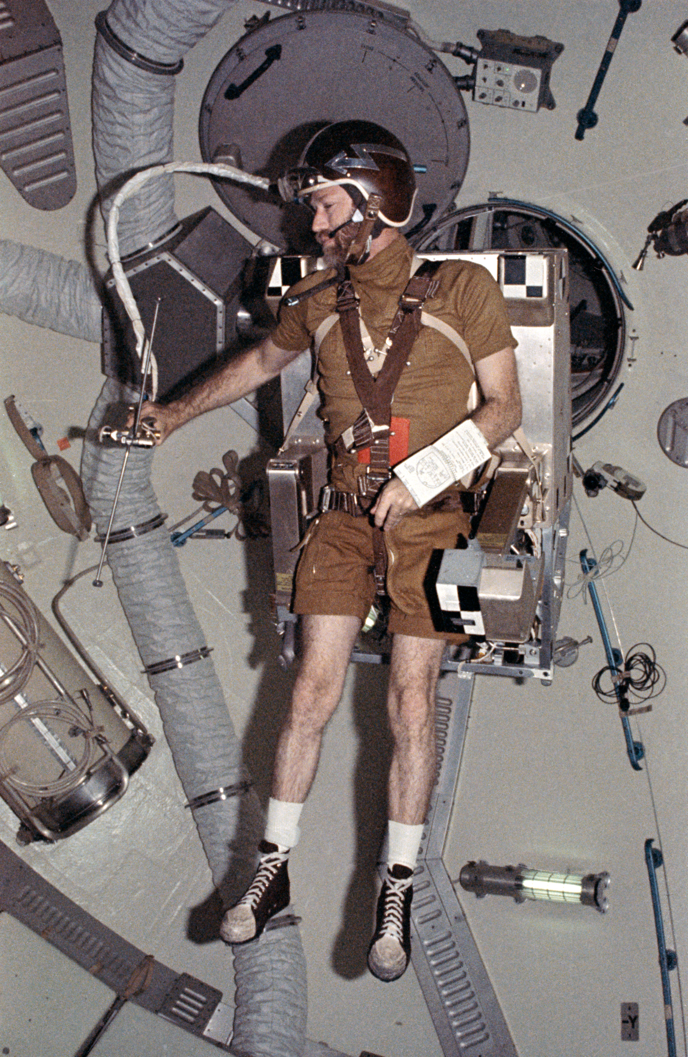 Breaking News Gerald P. Carr flies the Astronaut Maneuvering Unit