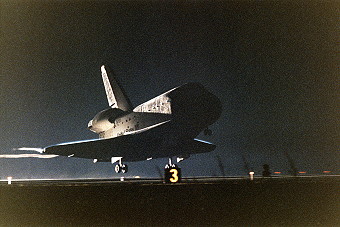 Astronaut Richard O. Covey guides Endeavour to a landing at NASA’s Kennedy Space Center (KSC) in Florida