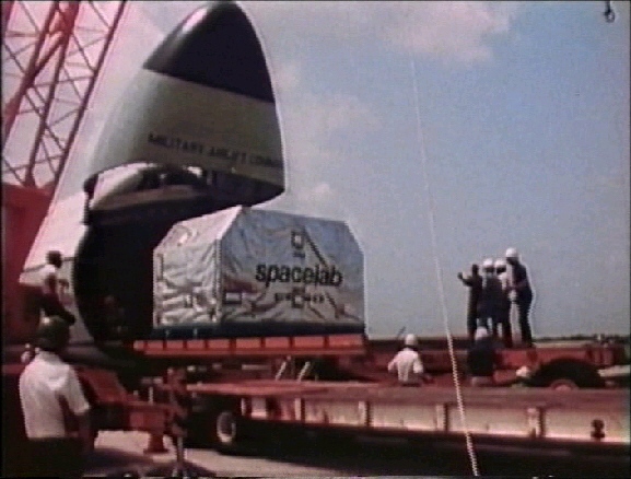 Arrival of the Spacelab 1 long module at NASA’s Kennedy Space Center (KSC) in Florida
