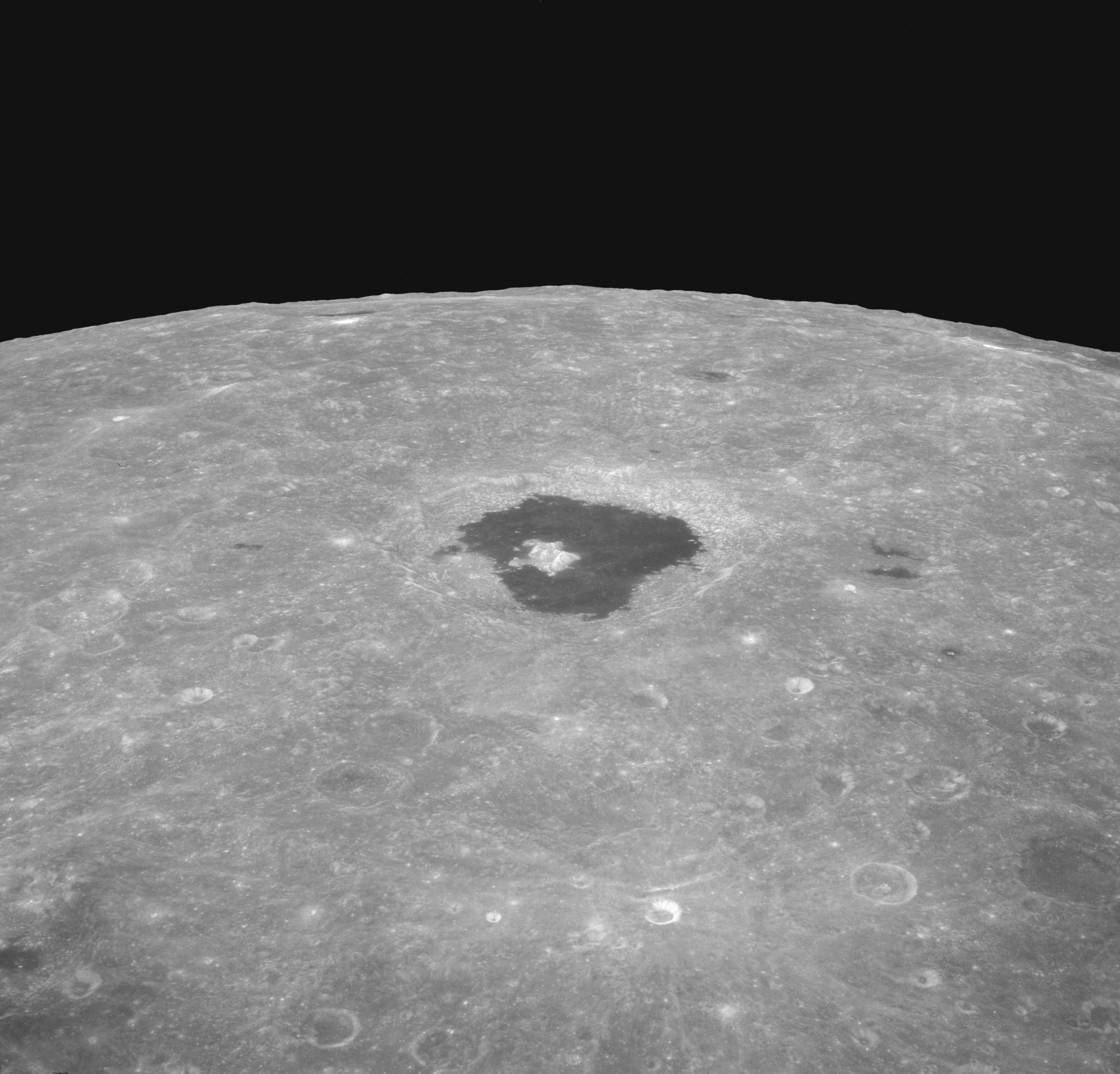 Обратная часть луны. Кратер Циолковского на Луне. Кратер Аполлон. Кратер Ломоносова. Циолковский (лунный кратер).
