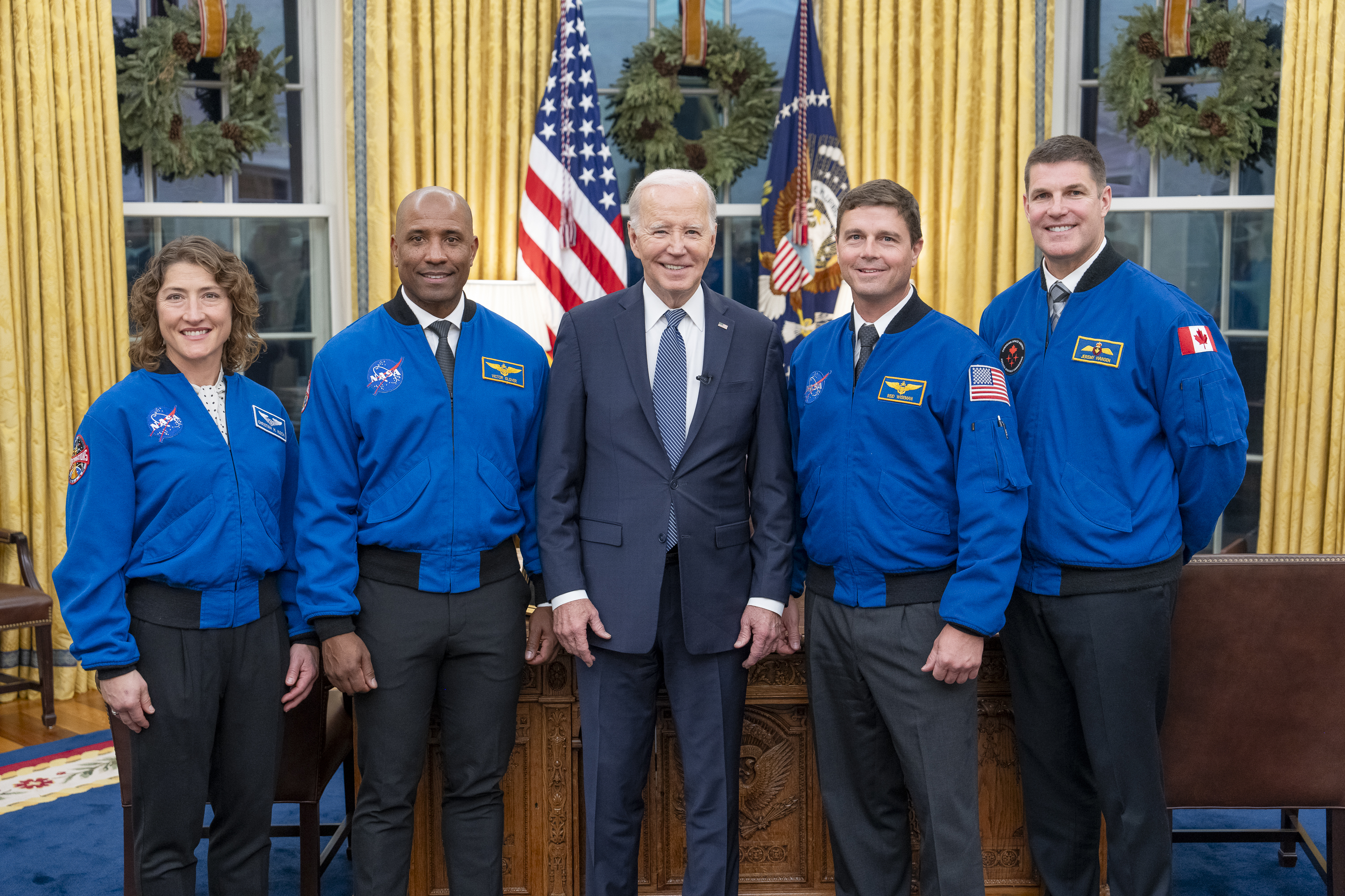 NASA’s Artemis II Crew Meet with President, VP at White House