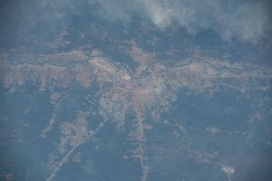 The Cubango River separates the African nations of Angola and Namibia in this photograph from the International Space Station as it orbited 260 miles above. The Namibian cities along the Cubango include Kasote, Sauyemwa, and Rundu.