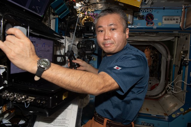 iss068e027600 (Dec. 6, 2022) --- Expedition 68 Flight Engineer Koichi Wakata of the Japan Aerospace Exploration Agency (JAXA) participates in a robotics test for the Behavioral Core Measures study that measures crew performance in microgravity.
