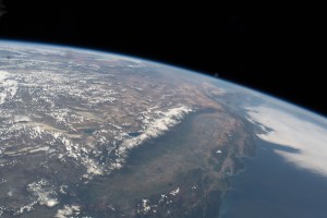 The International Space Station was 257 miles above the Earth off the coast of the northwestern United States when an Expedition 59 crewmember photographed portions of California and Nevada.