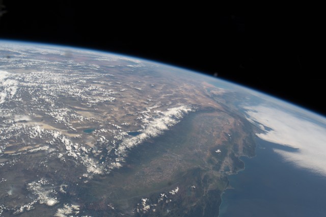 The International Space Station was 257 miles above the Earth off the coast of the northwestern United States when an Expedition 59 crewmember photographed portions of California and Nevada.