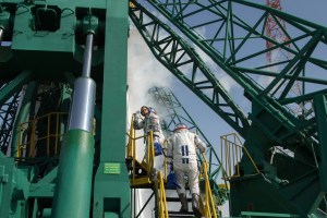 Expedition 63 Crew Waves Farewell - Expedition 63 crewmember Chris Cassidy of NASA waves farewell as he, Anatoly Ivanishin and Ivan Vagner of Roscosmos climb aboard the Soyuz MS-16 rocket at Site 31 at the Baikonur Cosmodrome in Kazakhstan, Thursday, April 9, 2020. They launched a short time later to the International Space Station for the start of a six-and-a-half month mission.