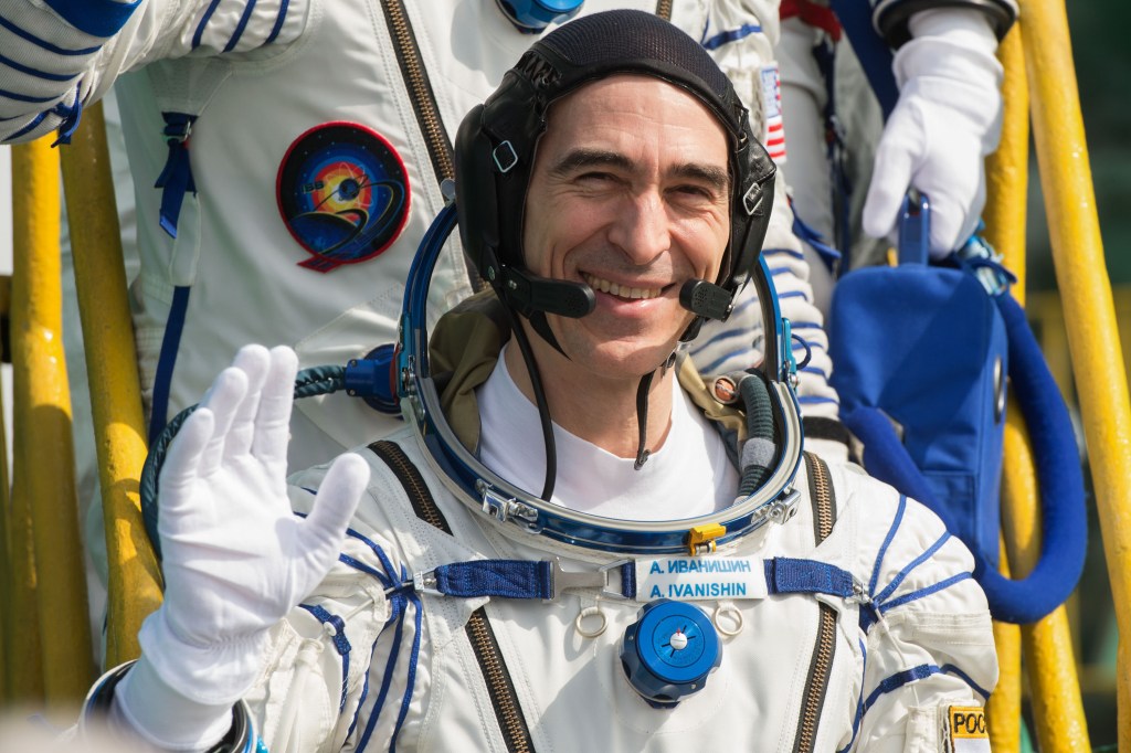 Expedition 63 Crew Waves Farewell - Expedition 63 crewmember Anatoly Ivanishin of Roscosmos, waves goodbye as he, Chris Cassidy of NASA, and Ivan Vagner of Roscosmos prepare to climb aboard the Soyuz MS-16 rocket at Site 31 at the Baikonur Cosmodrome in Kazakhstan, Thursday, April 9, 2020. They launched a short time later to the International Space Station for the start of a six-and-a-half month mission.
