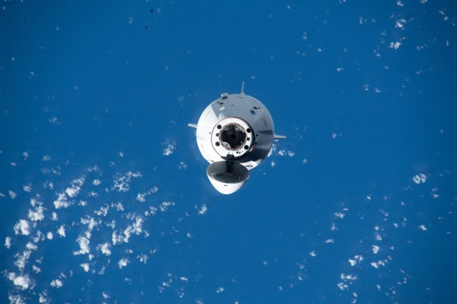 iss068e014159 (Oct. 6, 2022) --- The SpaceX Dragon Endurance crew ship, carrying four Crew-5 members, approaches the International Space Station 260 miles above the Pacific Ocean southwest of the Hawaiian island chain. Credit: NASA/Kjell Lindgren