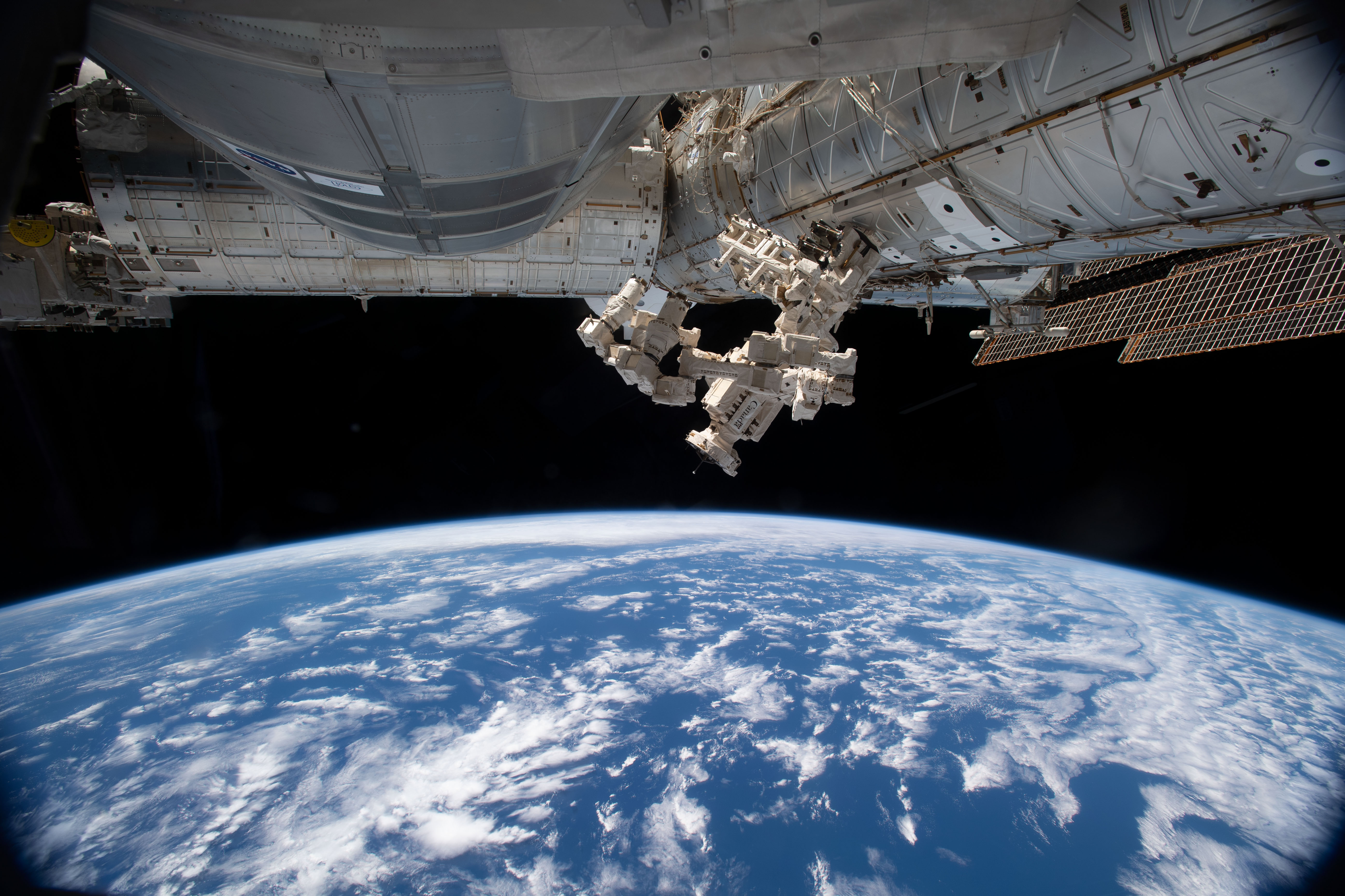 iss068e024923 (Nov. 21, 2022) --- The International Space Station's fine-tuned robotic hand, the Special Purpose Dexterous Manipulator (SPDM), also known as Dextre, is pictured attached to the U.S. Destiny laboratory module as the orbiting lab flew 270 miles above the southern Pacific Ocean. Dextre is part of the station's Mobile Servicing System, also comprised of the Canadarm2 robotic arm and the Mobile Base System, provided by the Canadian Space Agency.