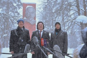 Bundled up against a blizzard, Expedition 55 crewmembers Ricky Arnold of NASA (left), Oleg Artemyev of Roscosmos (center) and Drew Feustel of NASA (right) answer reporters’ questions March 4 at the Gagarin Cosmonaut Training Center in Star City, Russia before flying to their launch site at the Baikonur Cosmodrome in Kazakhstan. The trio will launch March 21 on the Soyuz MS-08 spacecraft for a five month mission on the International Space Station.