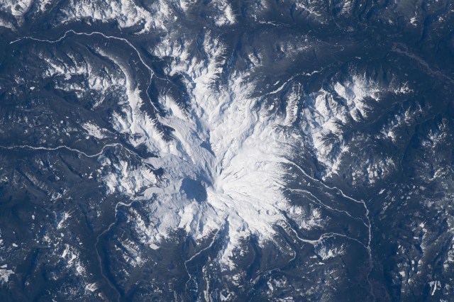 iss062e039503 (Feb. 19, 2020) --- Mount Rainier is viewed from the International Space Station as it orbited 266 miles above Washington state.