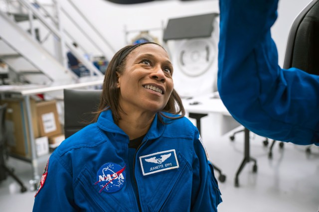 NASA astronaut and SpaceX Crew-8 Mission Specialist Jeanette Epps participates in preflight mission training at SpaceX headquarters in Hawthorne, California.