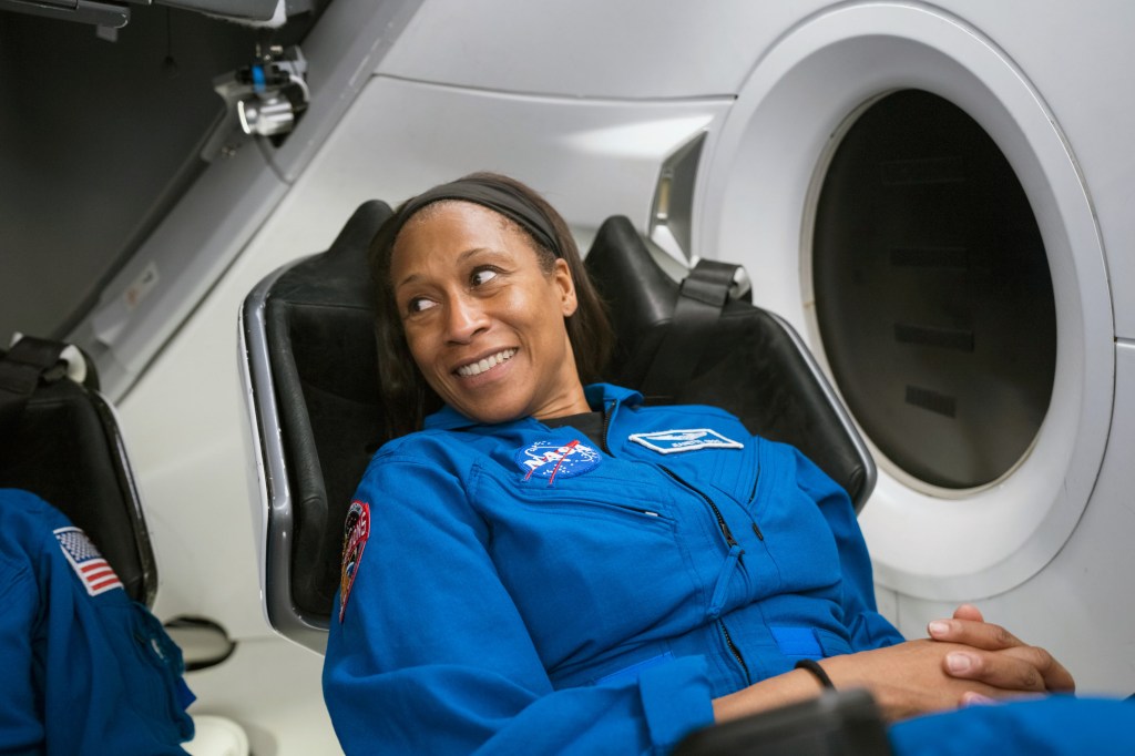 NASA astronaut and SpaceX Crew-8 Mission Specialist Jeanette Epps participates in preflight mission training at SpaceX headquarters in Hawthorne, California.