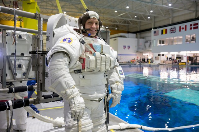 NASA astronaut and SpaceX Crew-8 Commander Matthew Dominick prepares for a spacewalk training session at the Neutral Buoyancy Laboratory near NASA's Johnson Space Center in Houston, Texas.