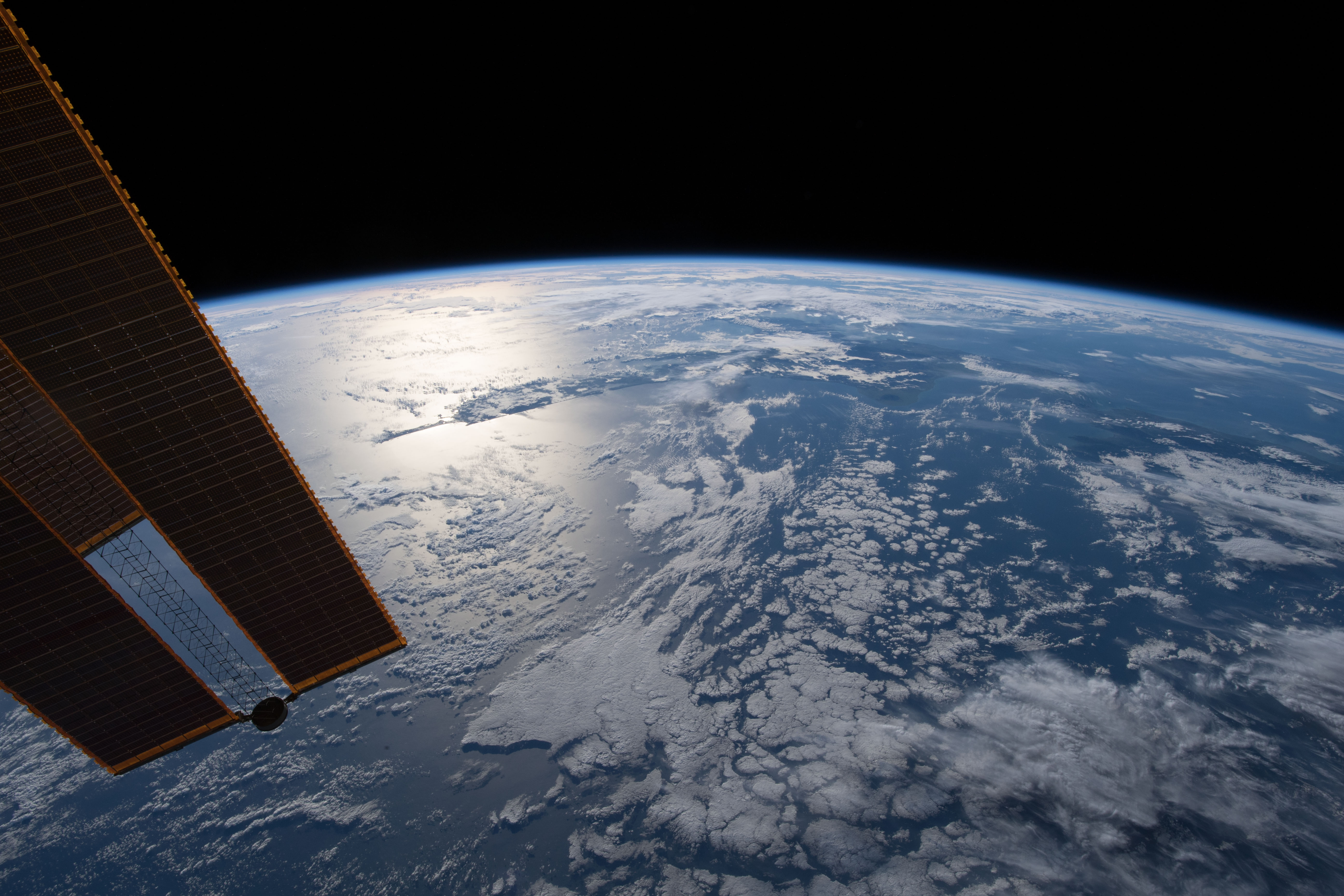 The International Space Station was orbiting above the Tasman Sea when an Expedition 55 crew member took this picture of New Zealand's North Island where the city of Auckland is located. The sun's glint over the South Pacific Ocean and the Tasman Sea clearly outlines the island nation.