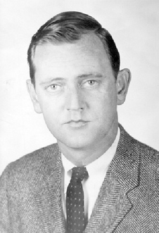 A headshot of Rudy Abramson, a reporter from the Los Angeles Times.