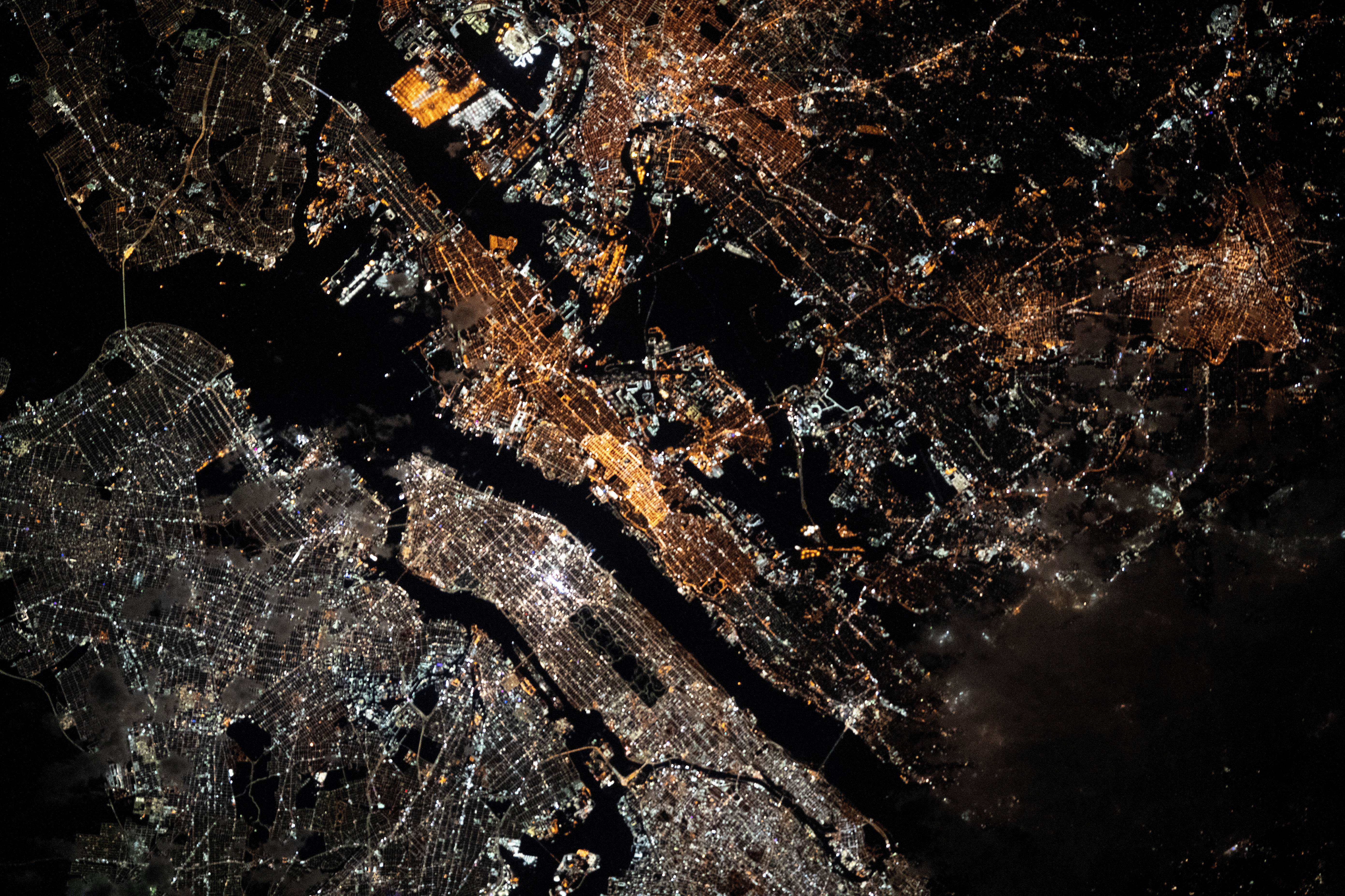 iss062e062036 (Feb. 28, 2020) --- The well-lit New York/New Jersey metropolitan area is viewed during the early morning hours as the International Space Station orbited 263 miles above the northeastern United States. Landmarks include the dark rectangular area (lower center) that is Central Park in Manhattan.