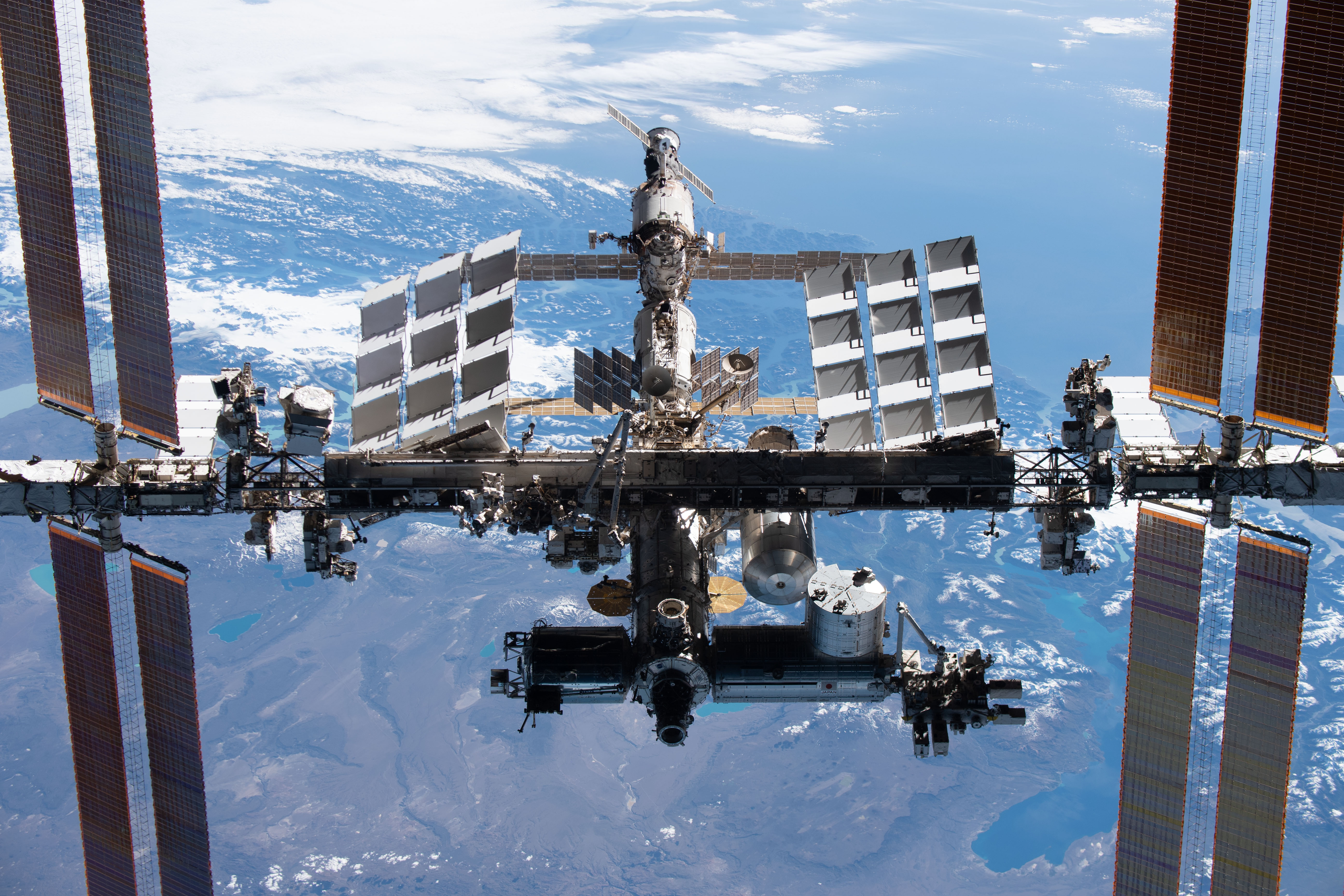 NASA Invites Media to Meet Space Station Astronauts at Headquarters