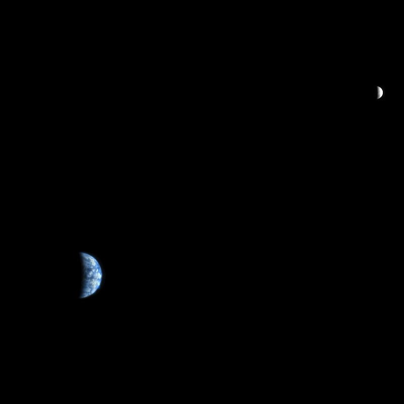 Earth and Moon photographed by the Mars Reconnaissance Orbiter in orbit around Mars in 2007
